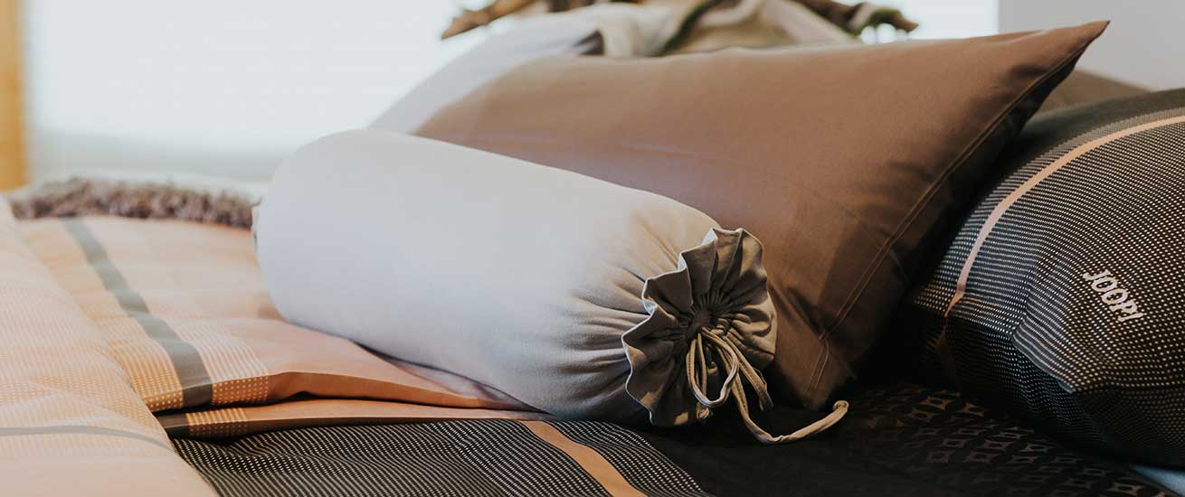 Betten Sperlich Daunenbetten und Daunenkissen vom Hersteller | Heimtextilien Kissen von Joop